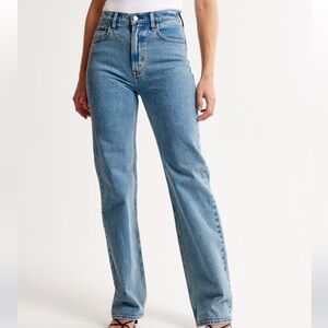 Abercrombie & Fitch High Rise 90s Relaxed Jean - Medium Wash 25R
